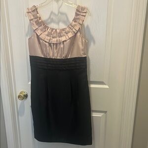 Elegant Two-Tone Ruffle Dress